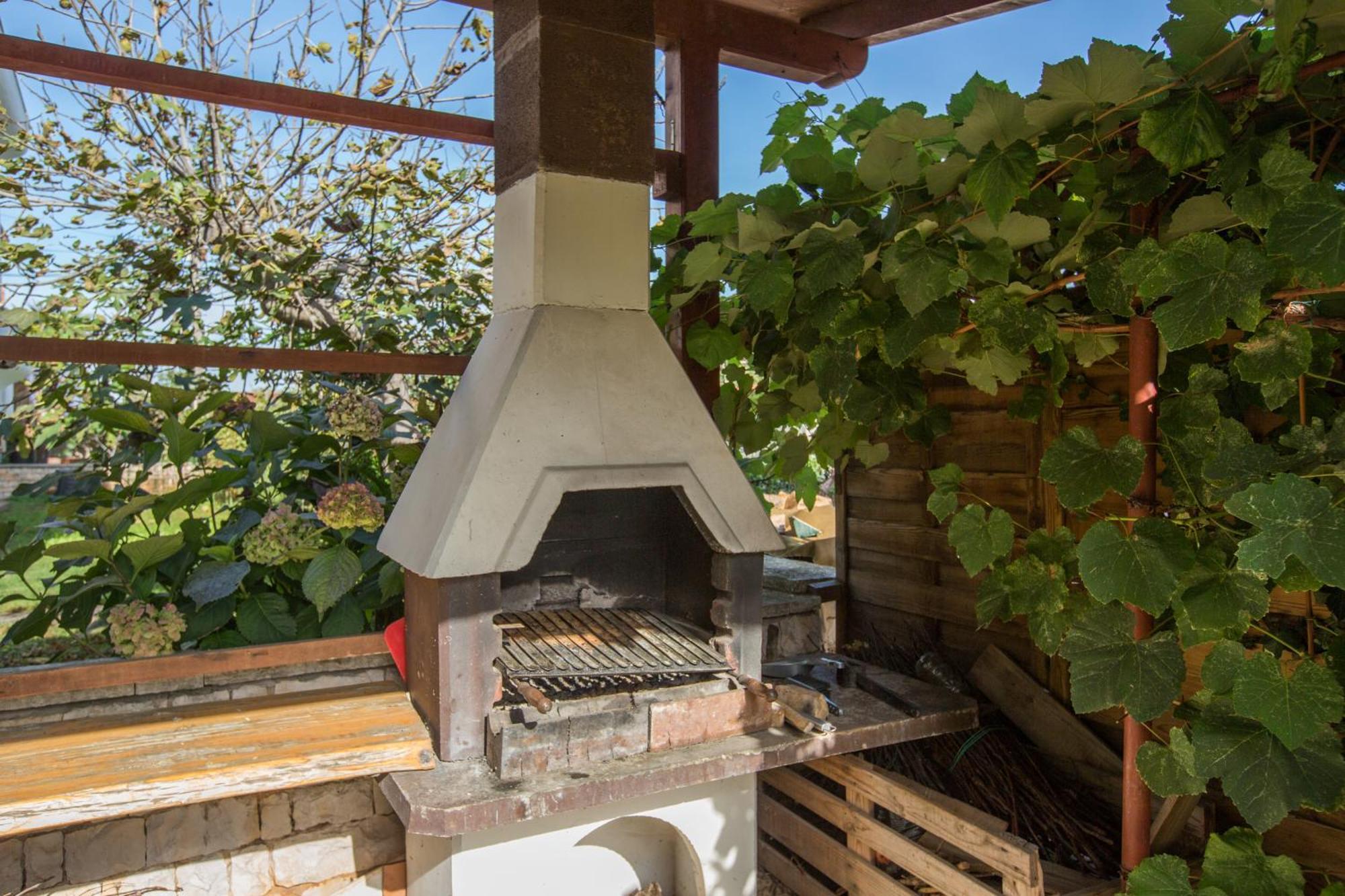 Apartman Trbovic Peaceful With Free Parking, Pet-friendly, And Bike Storage In