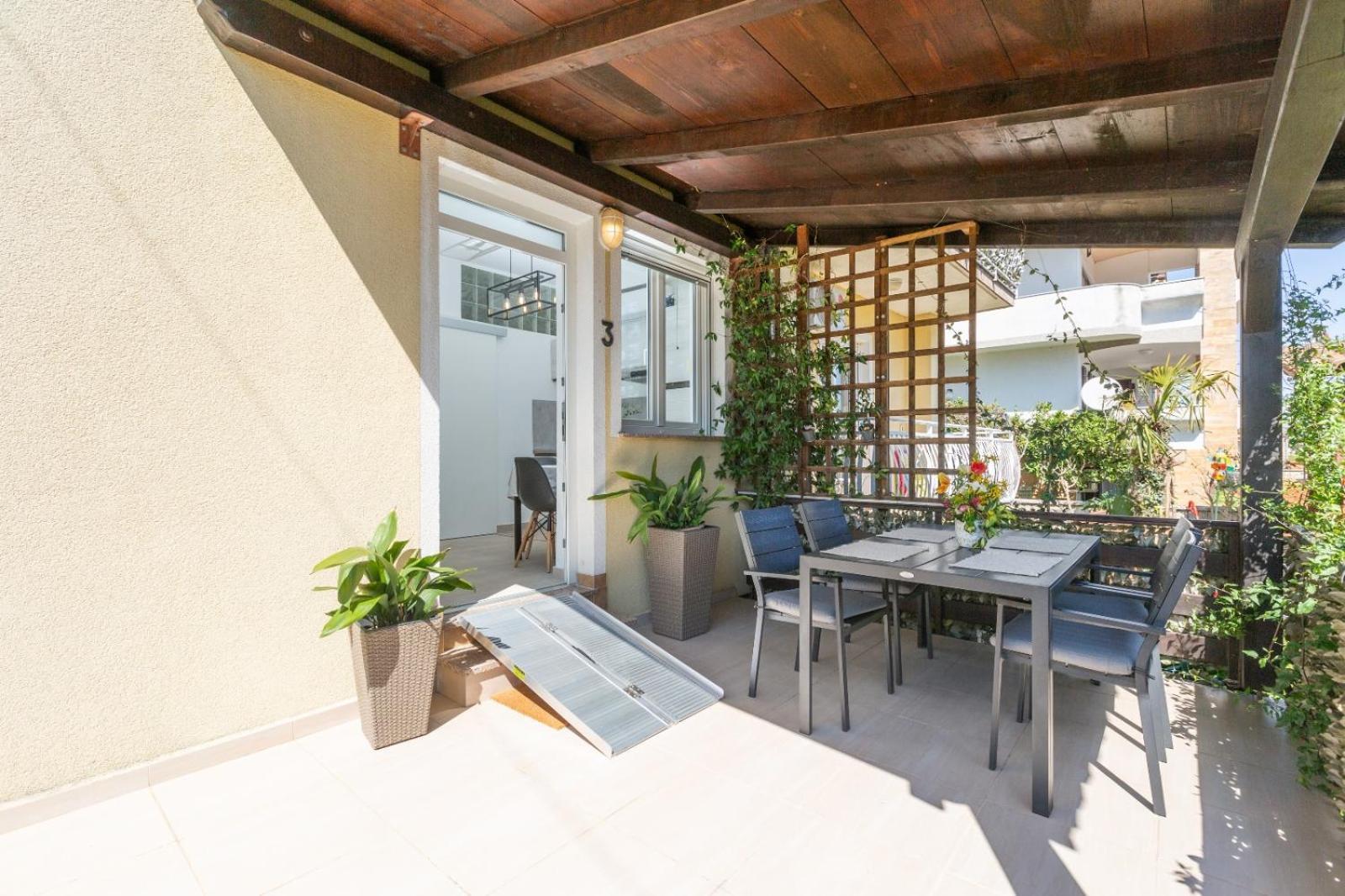 Apartman Trbovic Peaceful With Free Parking, Pet-friendly, And Bike Storage In Umag